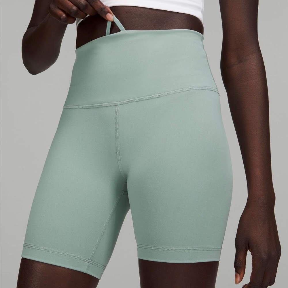 Lululemon Wunder Train High Rise Short 6”